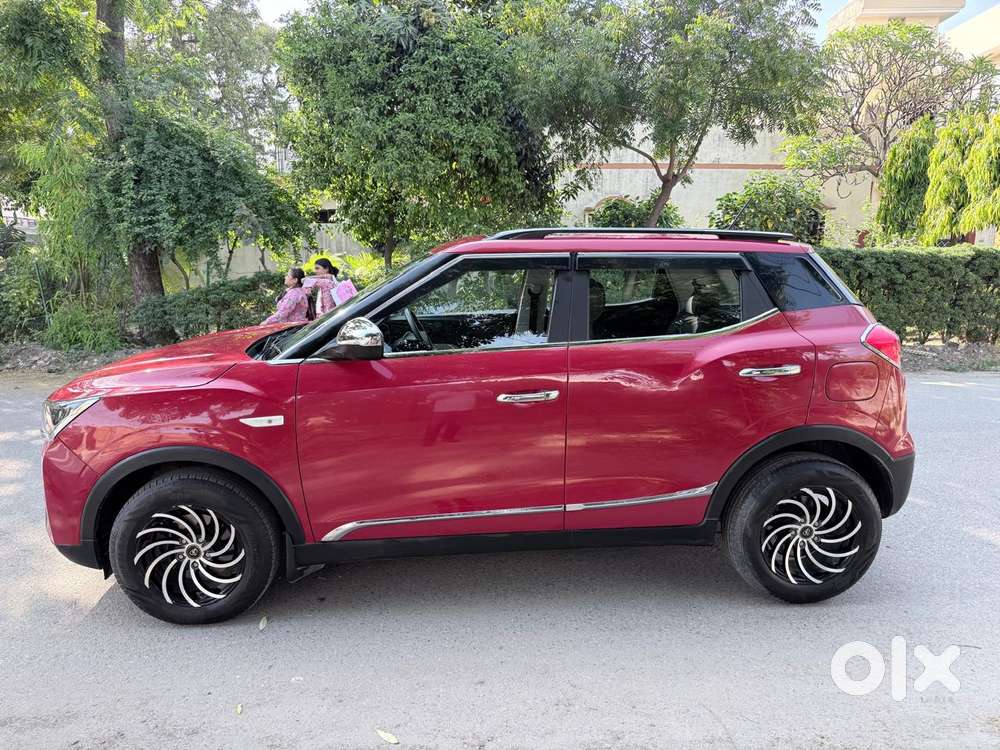 Mahindra Xuv300 1.2 W6 Amt Petrol, 2023, Petrol