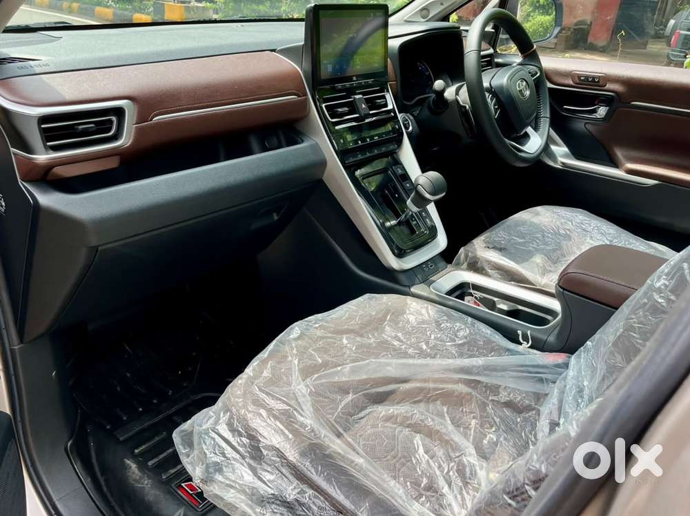 Toyota Innova Hycross 2.0 Zx (o) Hybrid 7 Str, 2025, Electric