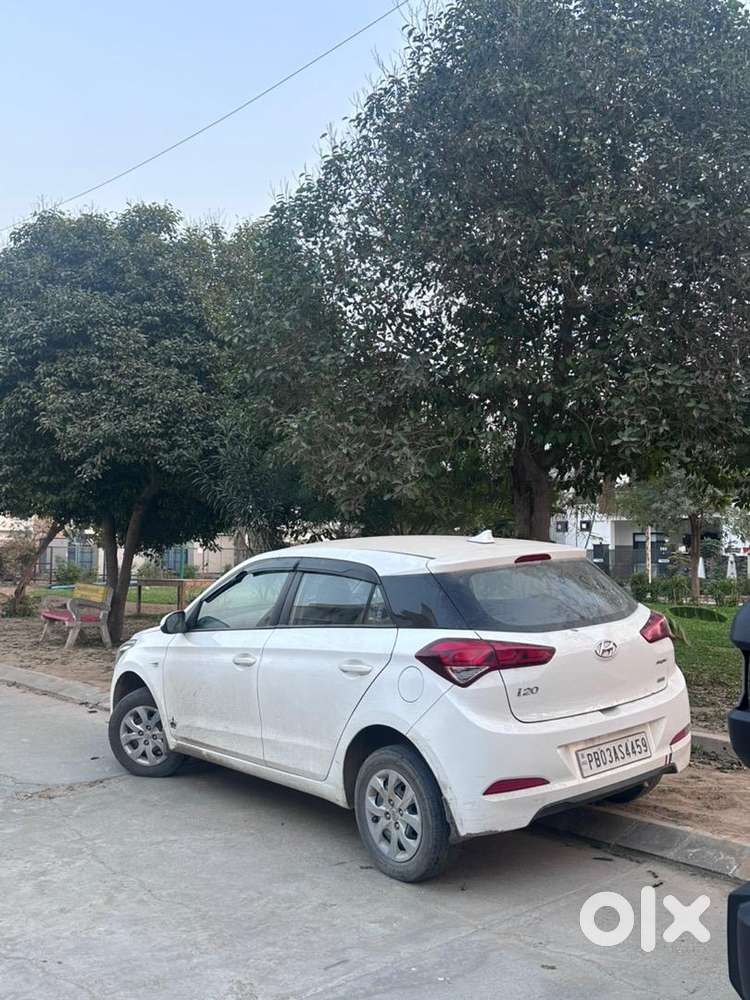 Hyundai Elite I20 2017 Petrol 120000 Km Driven