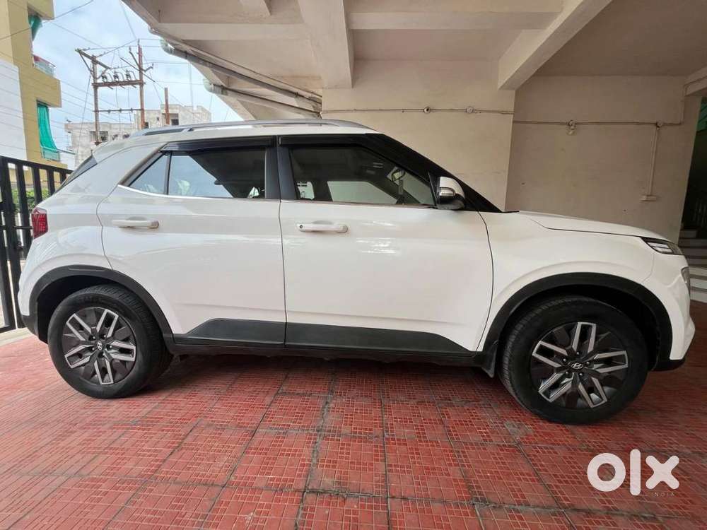 Single Owner_hyundai Venue Sx 1.0 Turbo Petrol Manual_dec21_31,000km
