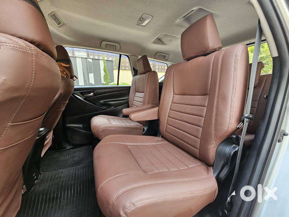 Toyota Innova Crysta 2.4 G Mt 7 Str, 2017, Diesel