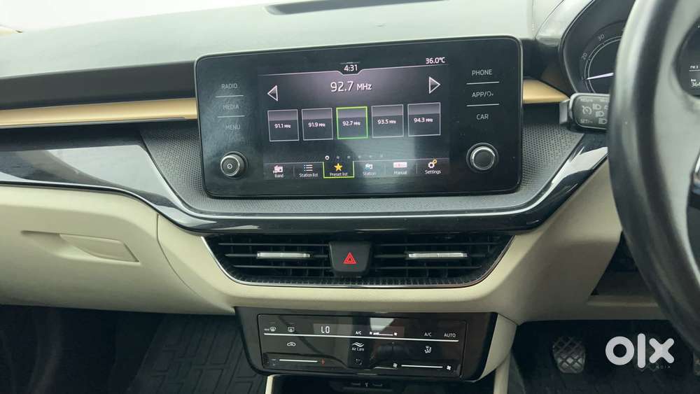 Skoda Slavia Style (non-sunroof), 2022, Petrol