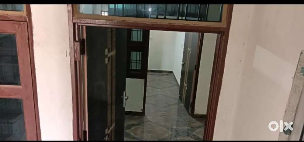 SEPRATE ROOM SET NEAR AMRITA HOSPITAL. 1ROOM+KITCHEN+LOOBY+BATHROOM