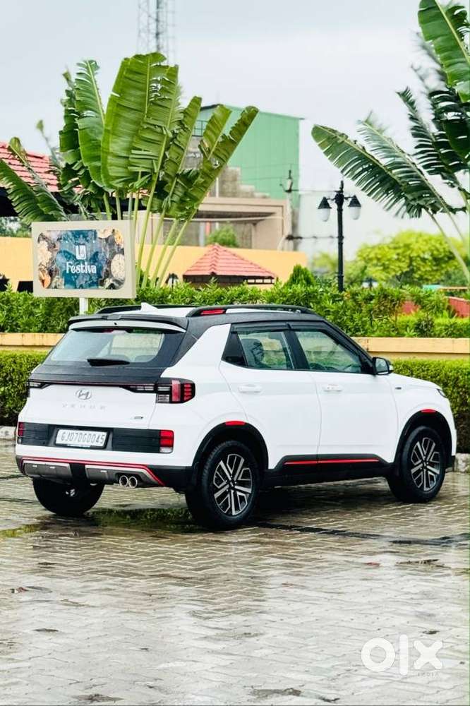 Hyundai Venue, 2023, Petrol