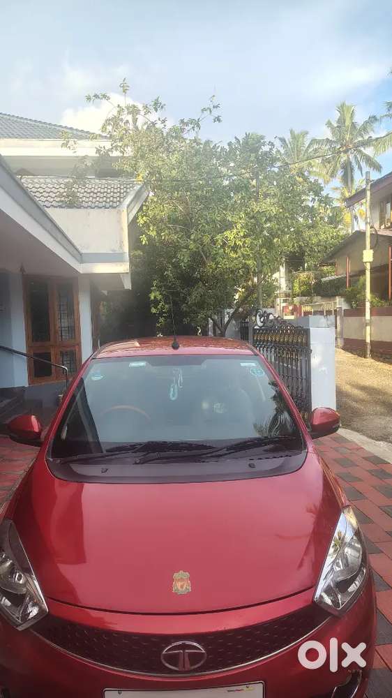 Tata Tiago (2017)