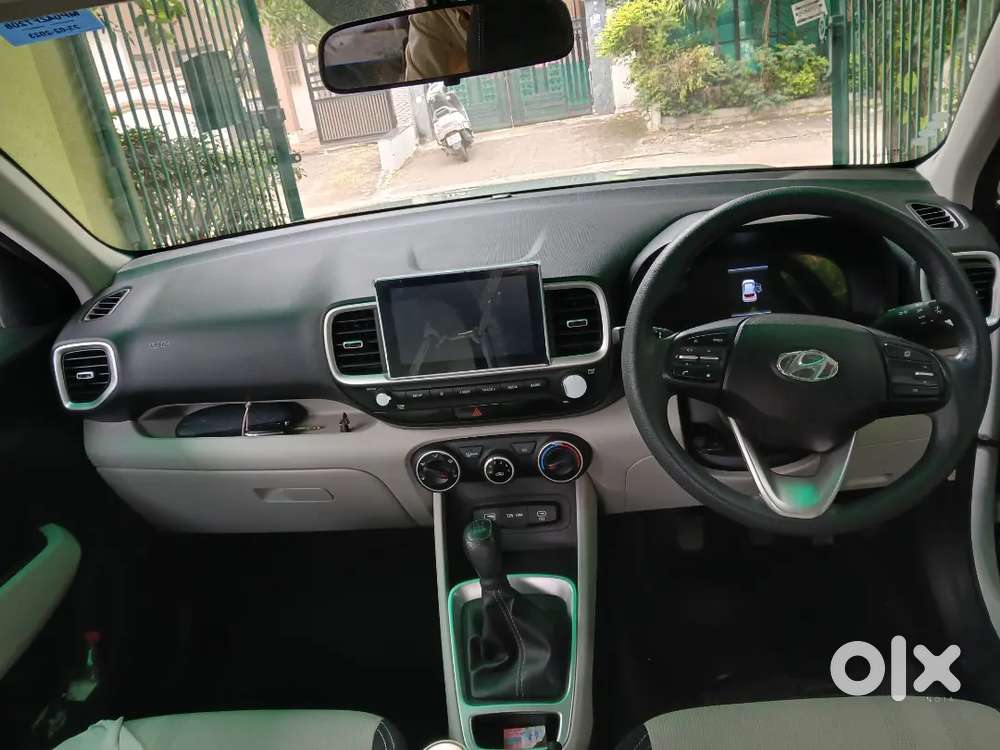 Hyundai Venue 2023 S (o) Petrol Manual, Nil Dep  Insurance, 35%ncb