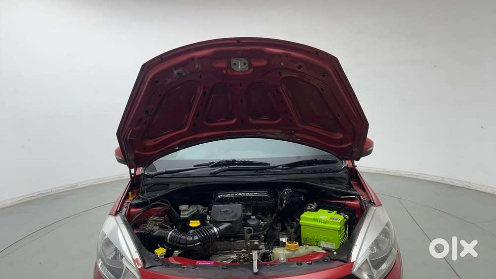 Tata Tiago Xza, 2017, Petrol