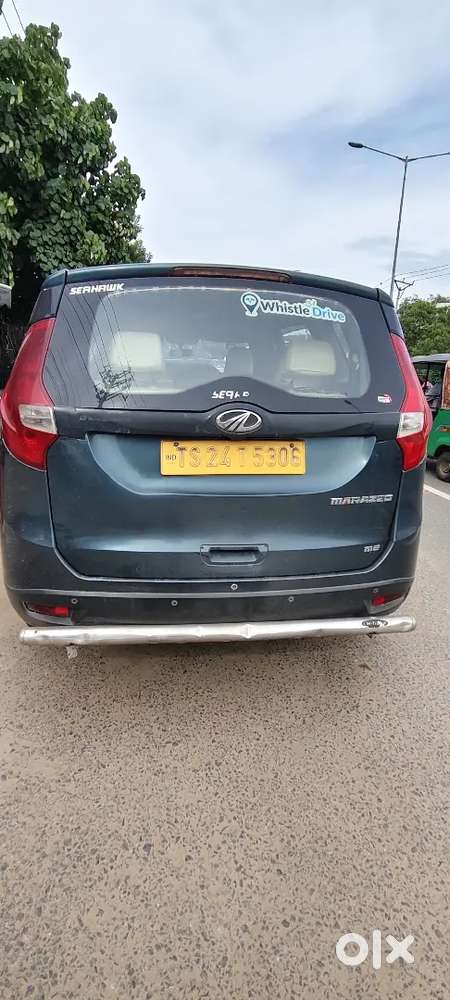 Mahindra Marazzo M2 8 Seater