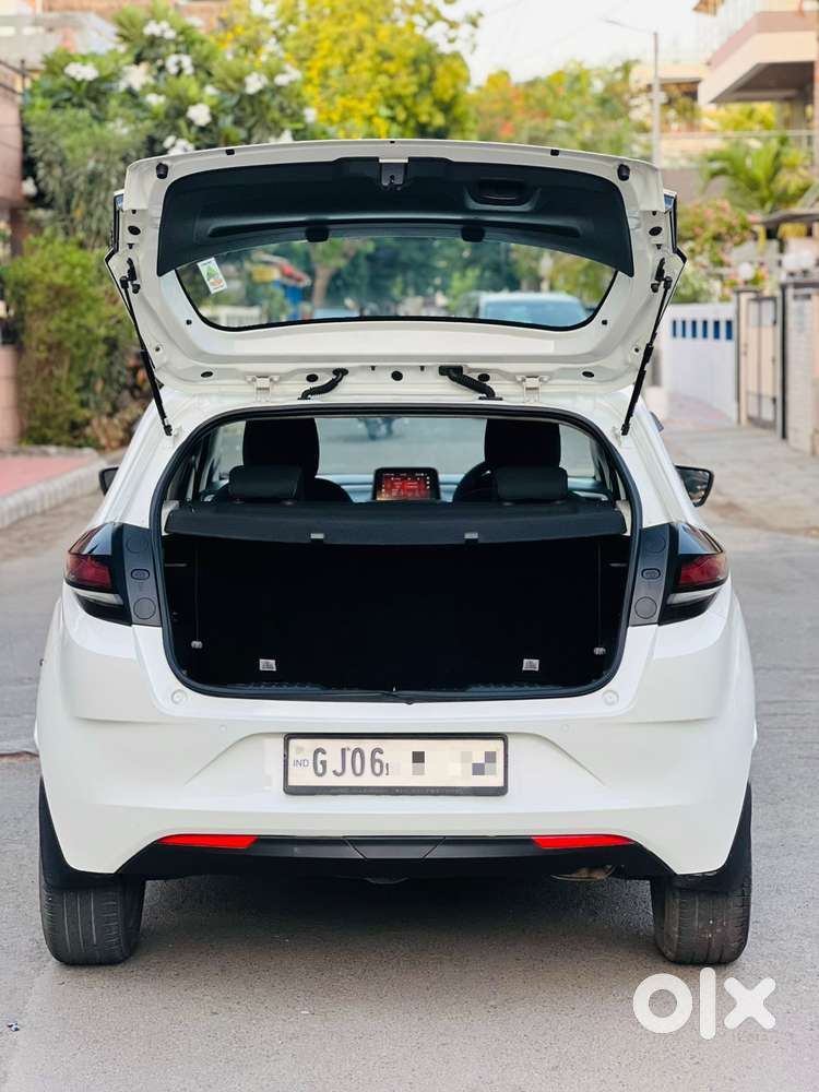 Tata Altroz Xz, 2022, Petrol