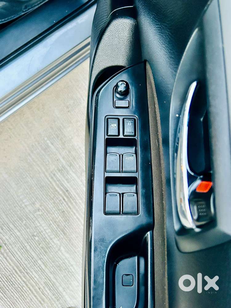 Maruti Suzuki Swift 1.2 Vxi (o), 2017, Petrol