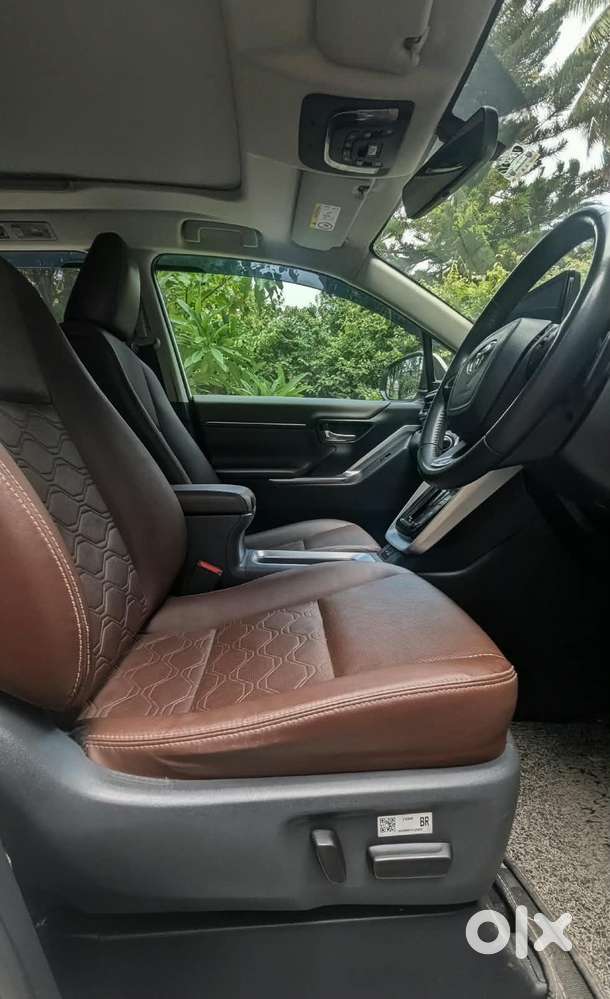 Toyota Innova Hycross 2.0 Zx (o) Hybrid 7 Str, 2023, Petrol
