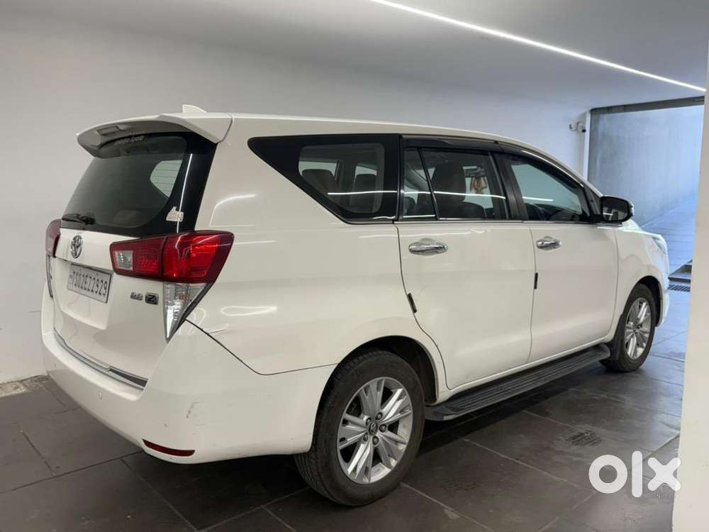 Innova Crysta Top End Showroom Track