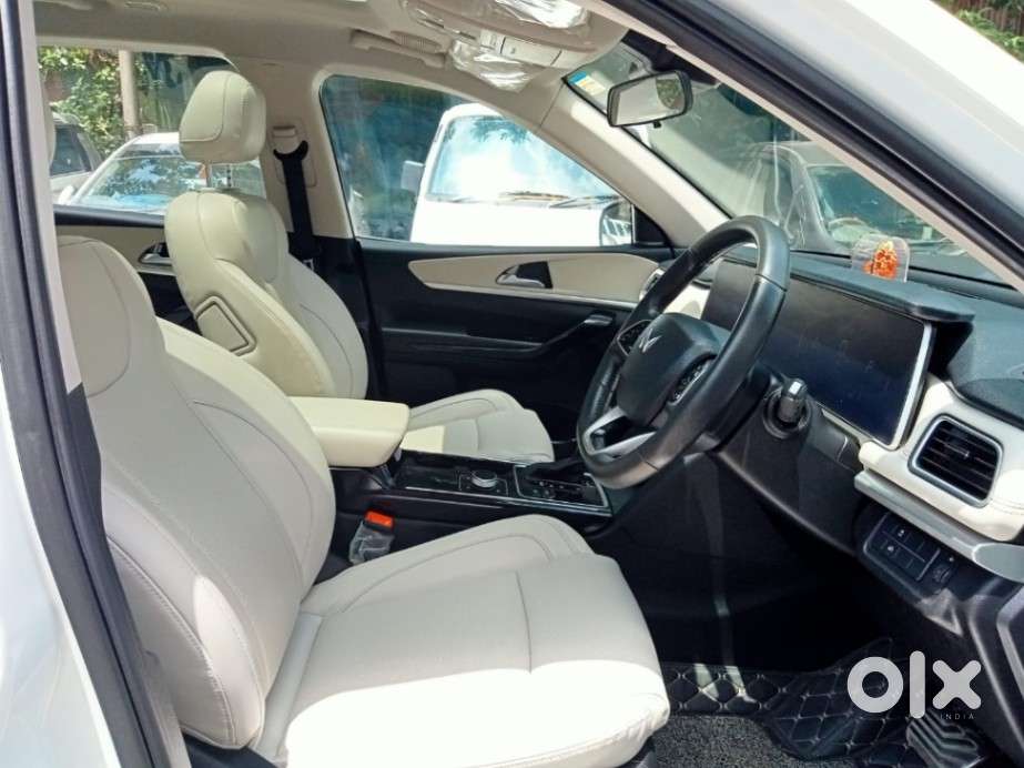 Mahindra Xuv700 2.2 Ax 7 Diesel At Luxury Pack Str, 2022, Diesel