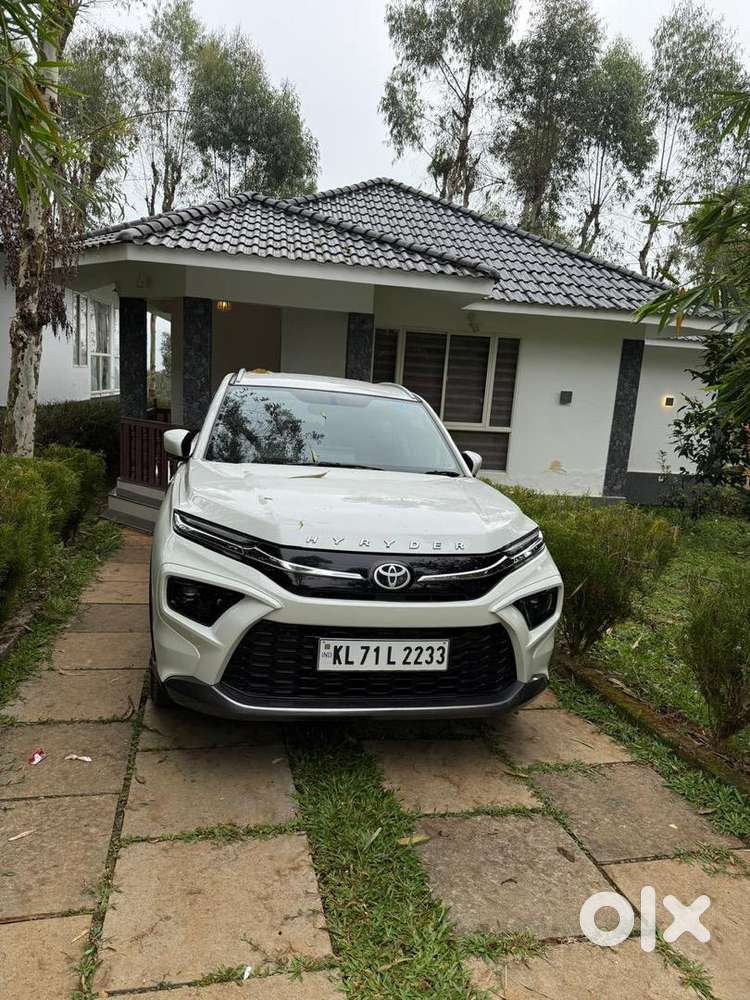 Toyota Urban Cruiser Hyryder 2023 Petrol Well Maintained