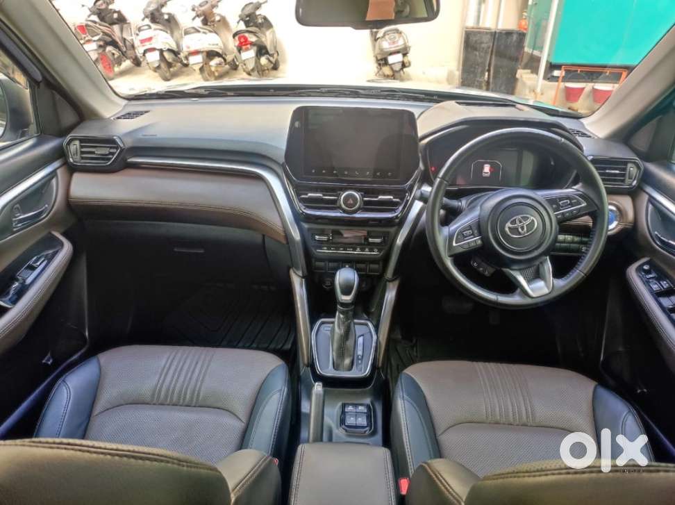Toyota Urban Cruiser Hyryder 1.5 V Hybrid, 2024