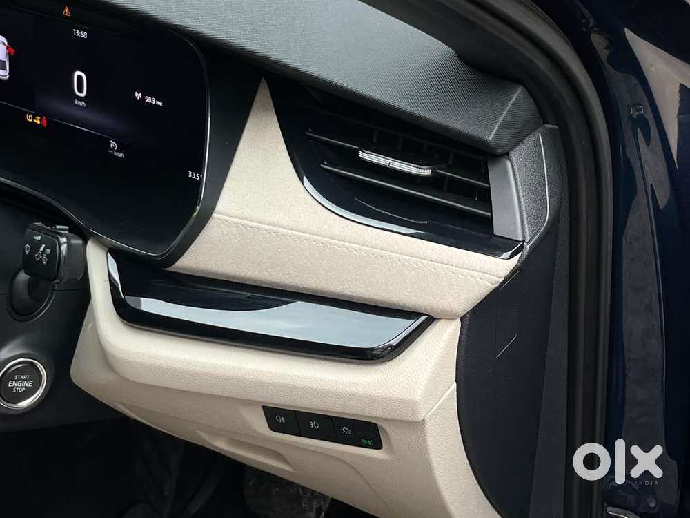 Skoda Octavia 1.8 Tsi At Style, 2023, Petrol