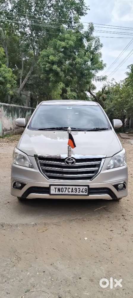 Toyota Innova Diesel 2015 ,company Service,good Looking