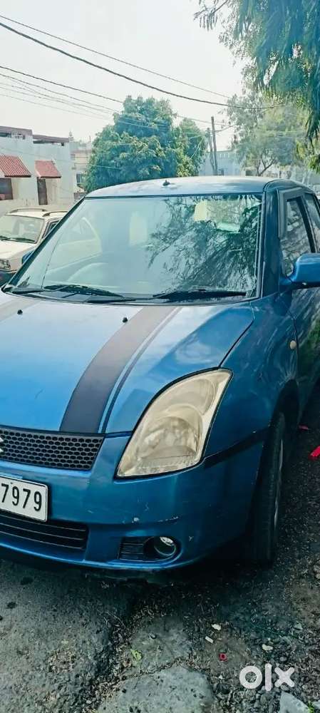Swift Maruti Suzuki 2005 Petrol 85000 Km