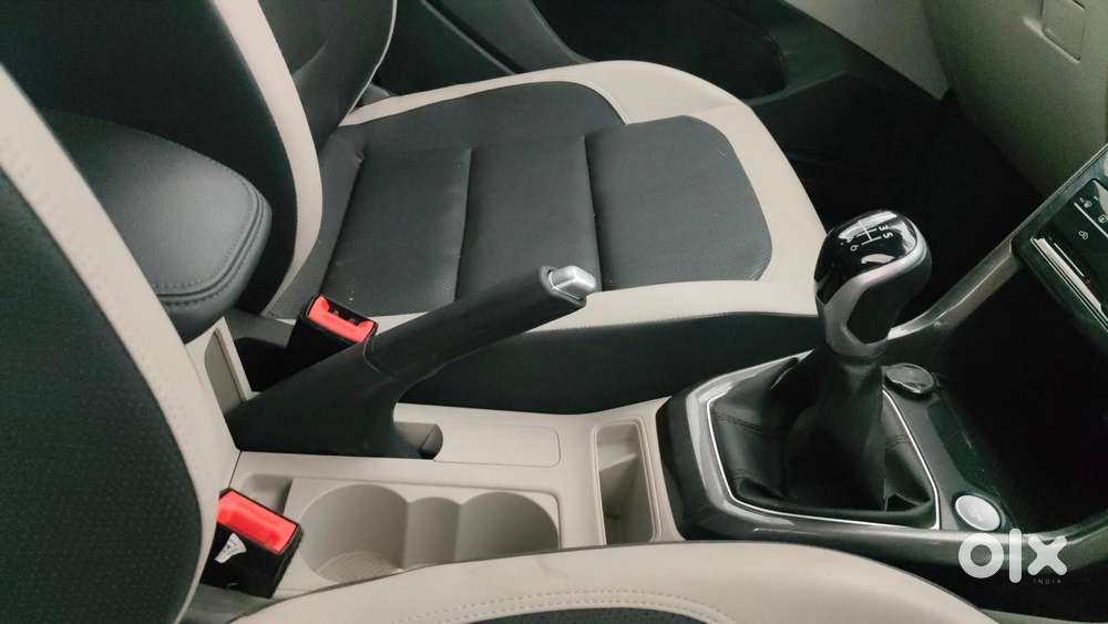 Volkswagen Taigun Topline 1.0 Tsi Mt (electric Seats), 2024, Petrol