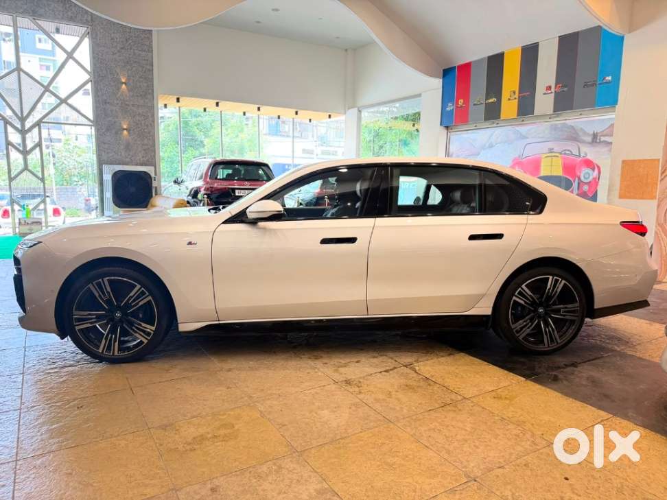 Bmw I7 Xdrive60, 2023, Electric