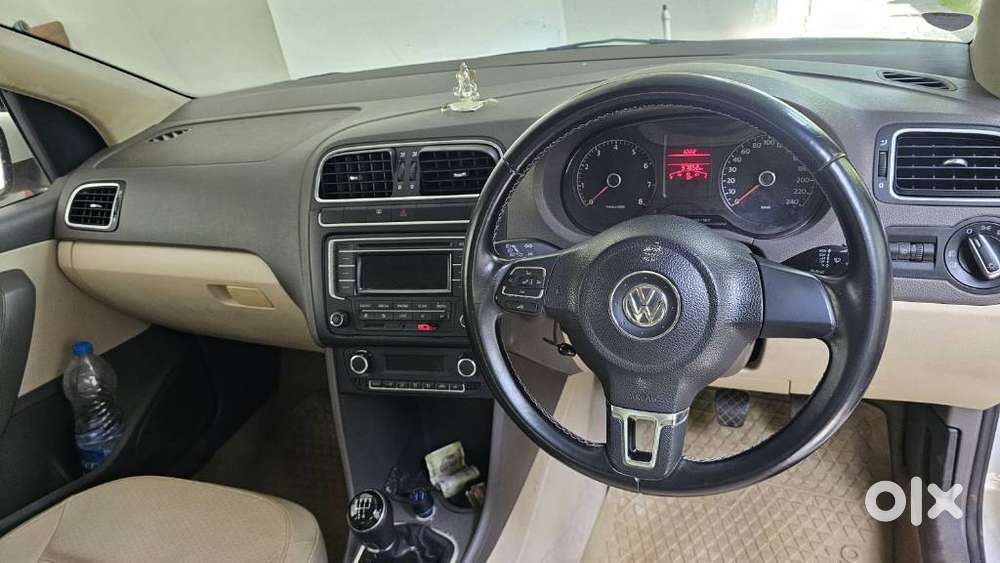 Volkswagen Vento 1.2 Highline Plus At 16 Alloy, 2013, Petrol