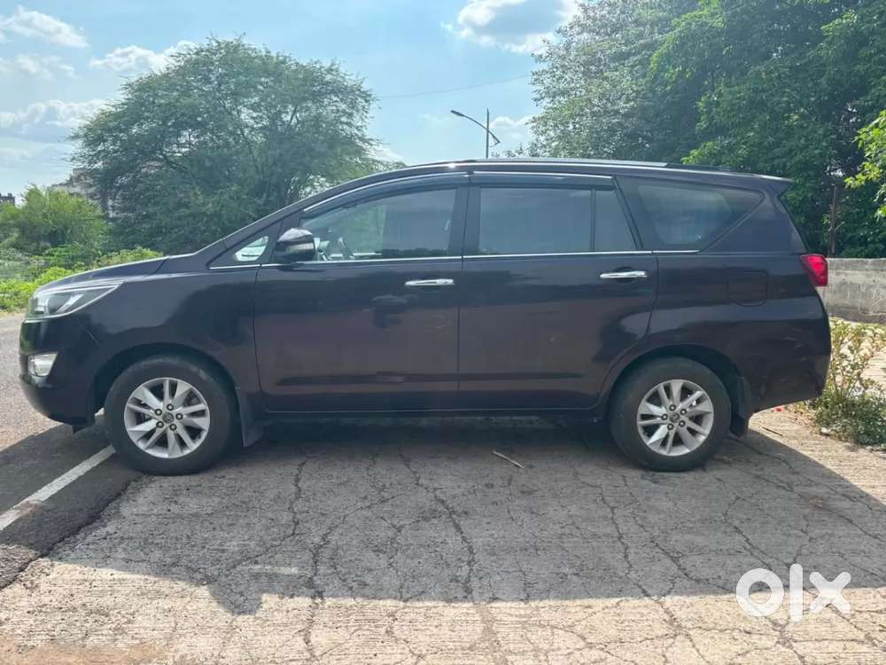 Toyota Innova Crysta 2.4 V 7 Str, 2016, Diesel