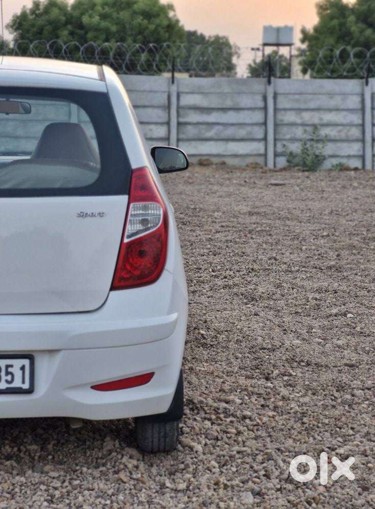 Hyundai I10 Sportz 1.1l, 2014, Cng & Hybrids
