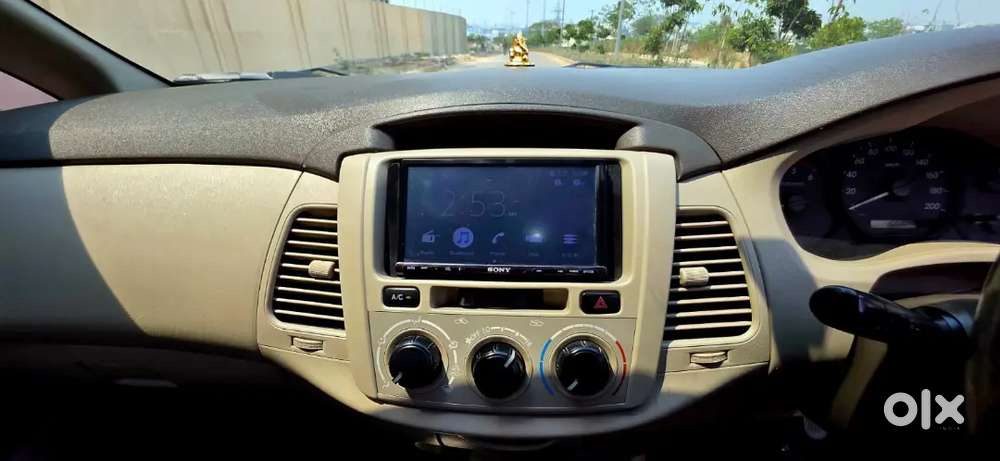 Toyota Innova 2012