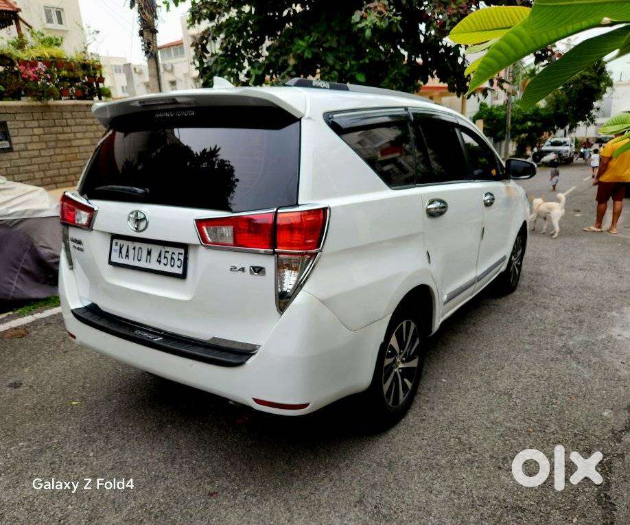 Toyota Innova Crysta 2.4 V 8 Str, 2017, Diesel