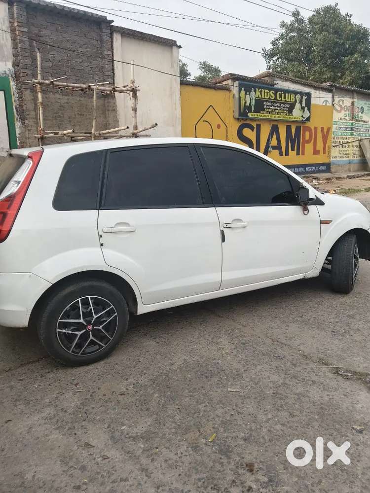 Ford Figo 1.2 Titanium 2011