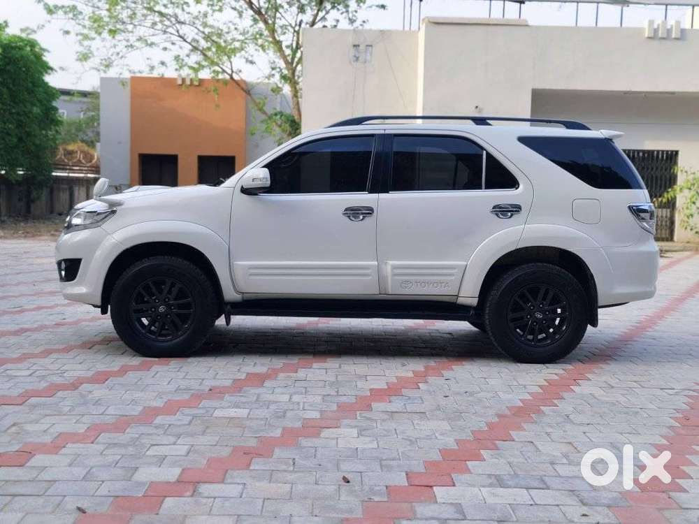 Toyota Fortuner 4x2 Manual, 2014, Diesel