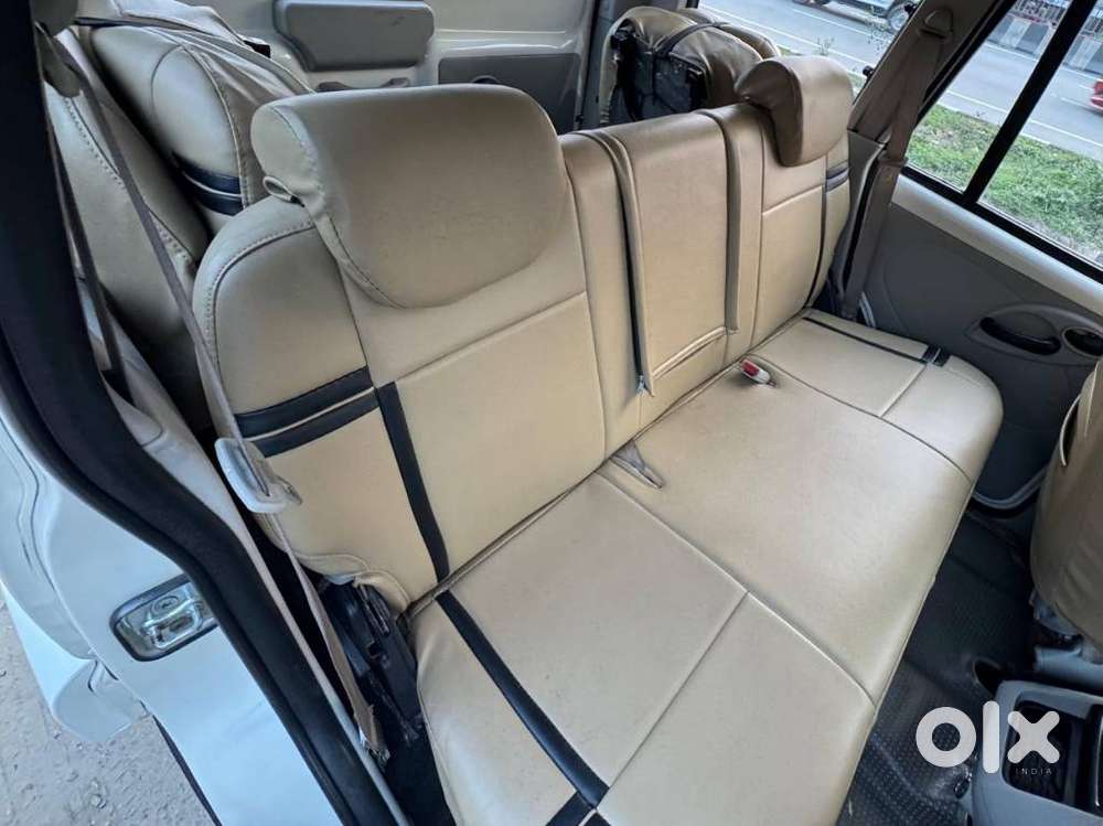 Mahindra Scorpio S4, 2015