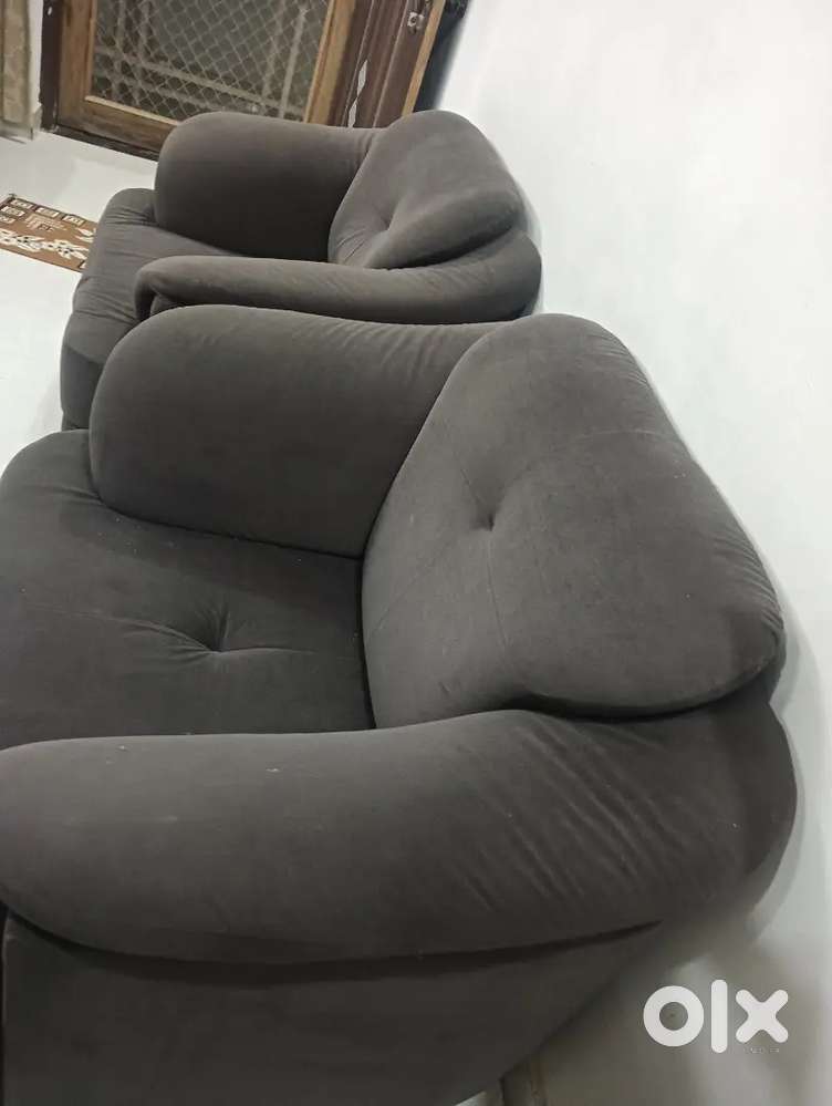 Sofa set  well condition 20000
