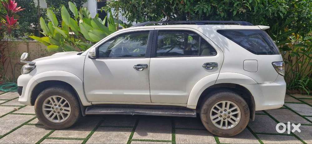 Toyota Fortuner 2015