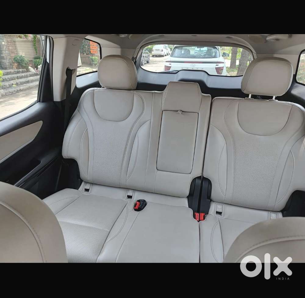 Mahindra Xuv700 2.0 Ax 7 Petrol At Luxury Pack Str, 2022, Petrol