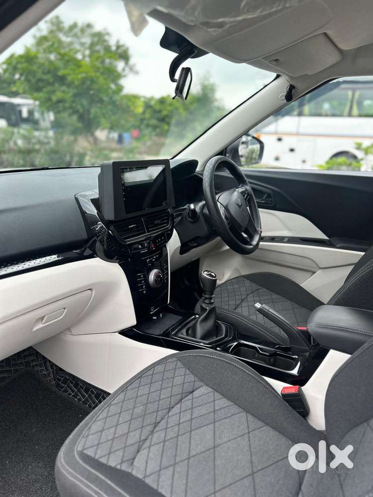 Mahindra Xuv 3xo, 2025, Petrol
