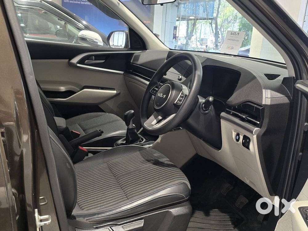 Kia Carens 1.4 Prestige Plus Turbo 7 Str, 2023, Petrol