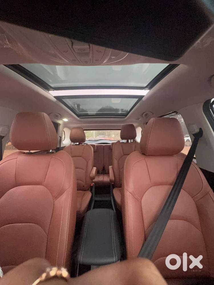 Mg Hector Plus 2022 Diesel 11800 Km Driven