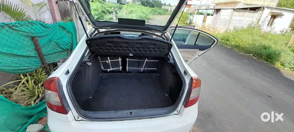 Well Maintained Skoda Laura Automatic Diesel 2010