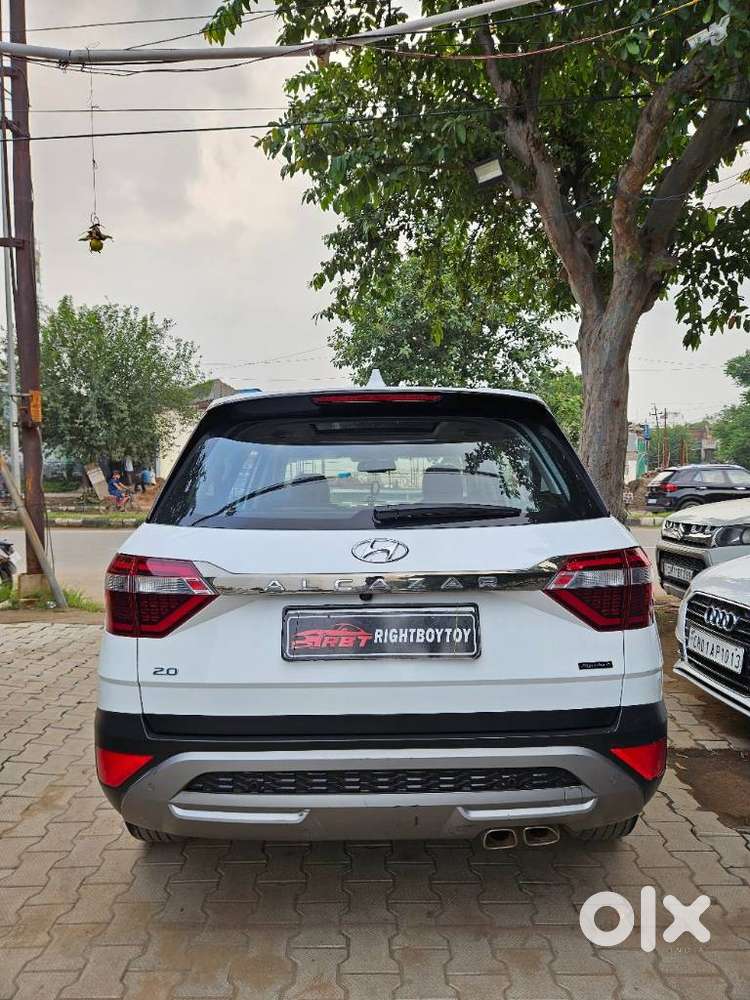 Hyundai Alcazar 2.0 Signature (o) Petrol At 6 Str, 2021, Petrol
