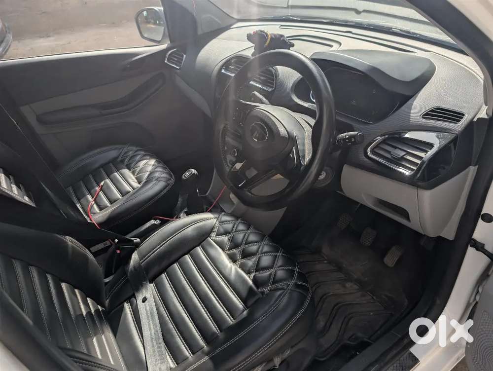 Tata Tiago Revotron Xt 2025