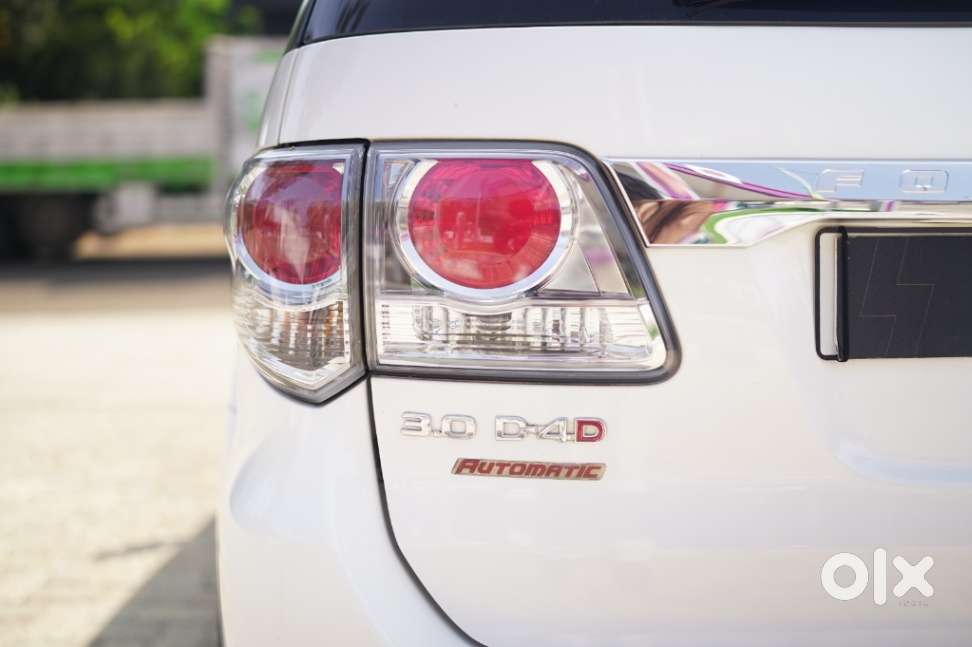 Toyota Fortuner 3.0 4x2 Automatic, 2012