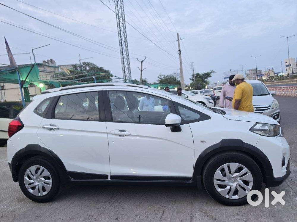Honda Br-v I-vtec V Mt, 2017, Petrol