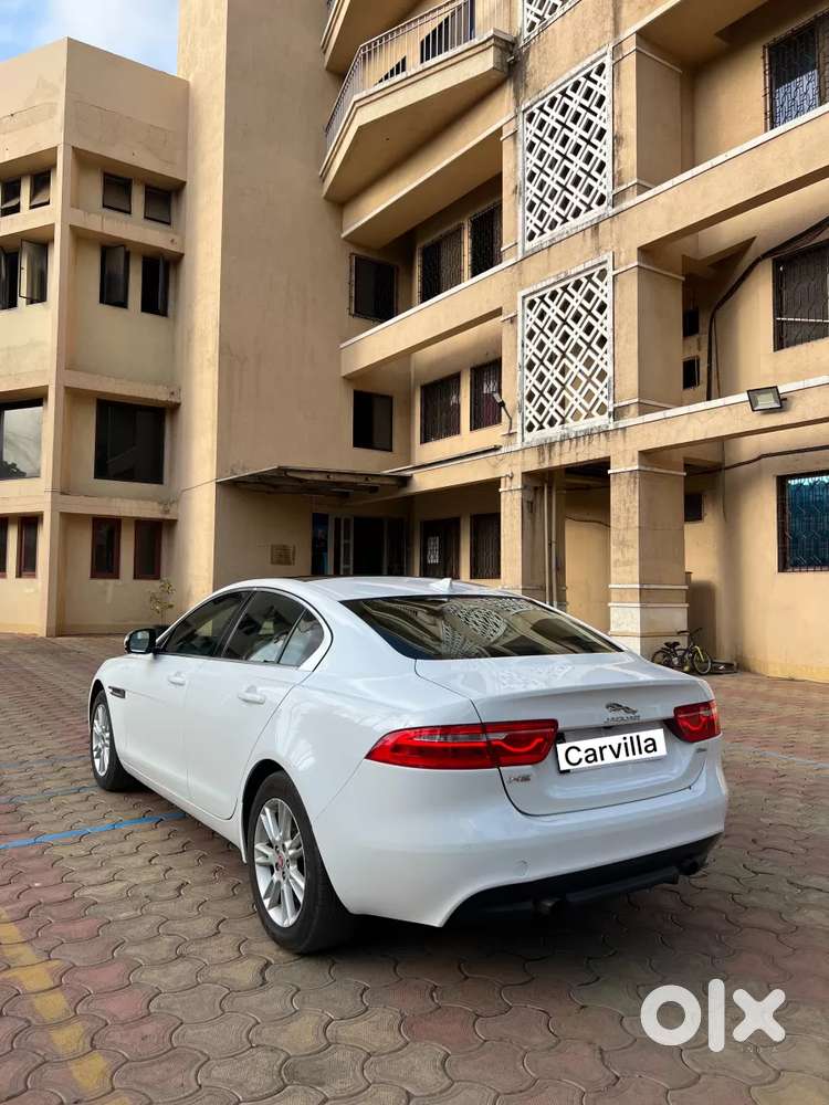 Jaguar Xe Portfolio, 2016, Petrol
