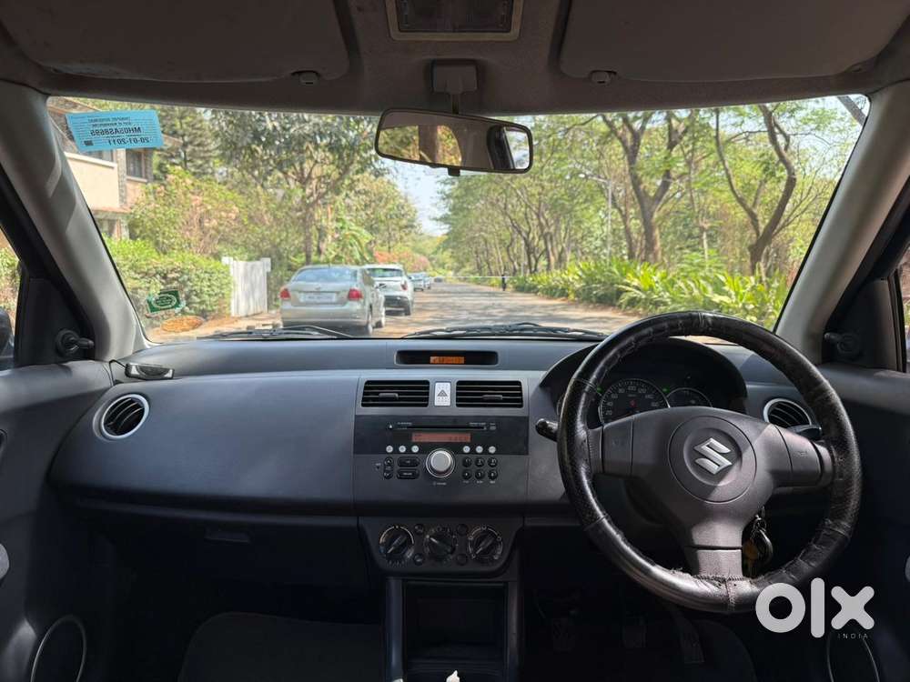 Maruti Suzuki Swift Dzire Vxi, 2011, Petrol