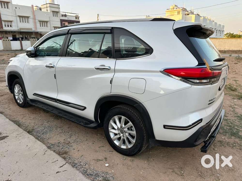 Innova Hycross Gx(o) - 7 Seater (2025)