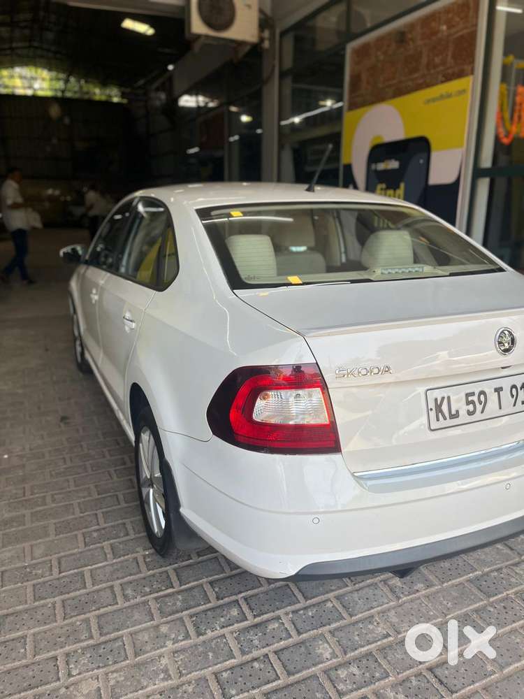 Skoda Rapid 1.6 Mpi Mt Elegance Plus, 2018, Petrol