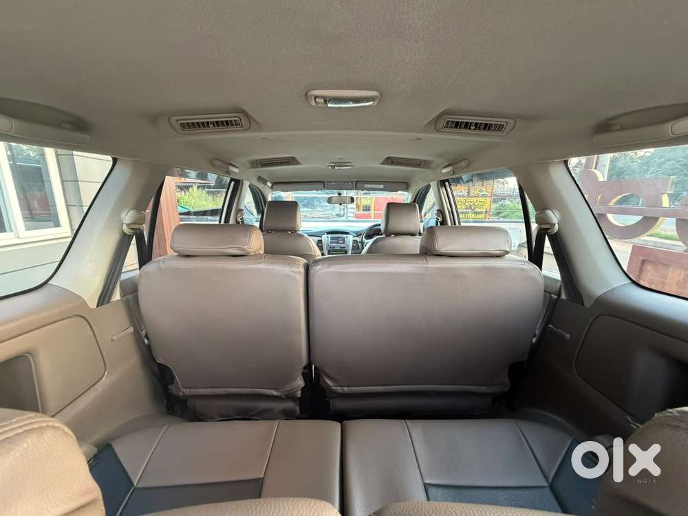 Toyota Innova 2.5 Vx 8 Str Bs-iii, 2015, Diesel