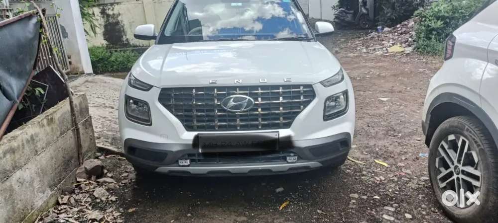 Hyundai Venue 2020 Petrol Well Maintained