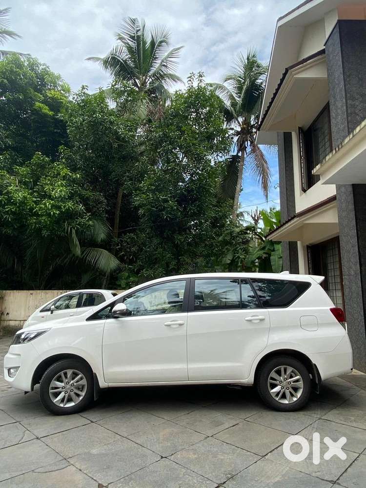 Toyota Innova Crysta 2023